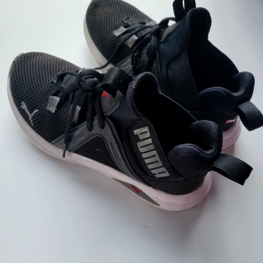 Puma runners size US 4C